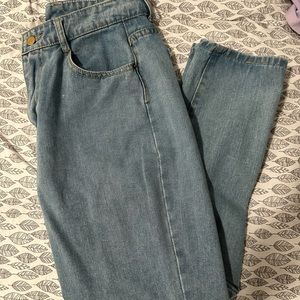 Medium washed mom jeans